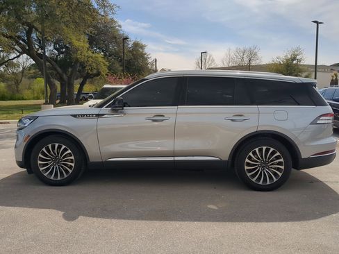 Used 2023 Lincoln Aviator Reserve image 6
