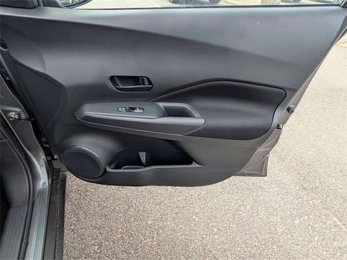 New 2025 Nissan Kicks Play S image 29