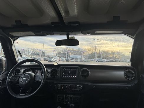 Used 2020 Jeep Wrangler Unlimited Sport image 10