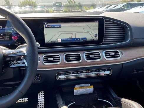 New 2025 Mercedes-Benz GLS 450 4MATIC image 7