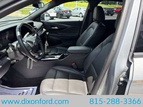 Used 2025 Buick Envista Sport Touring w/ Convenience I Package FWD image 10