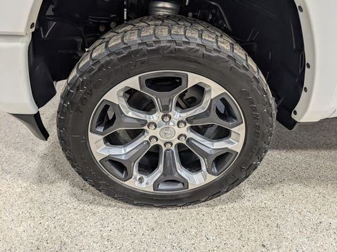 Used 2020 RAM 1500 Limited AWD/4WD image 11