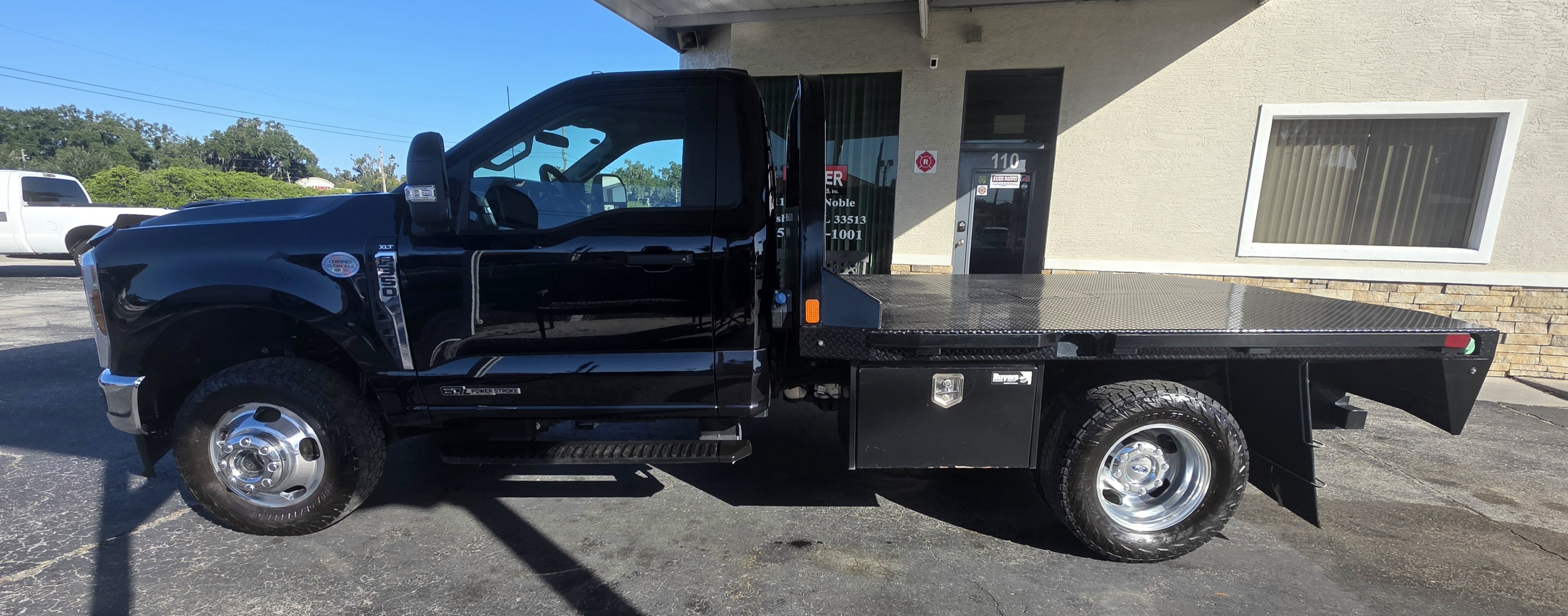 Used 2026 Ford F350 XLT w/ XLT Value Package AWD/4WD image 3