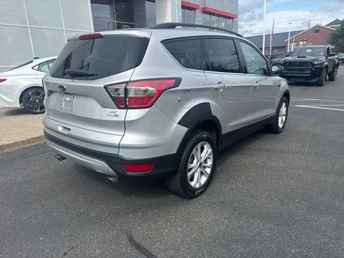 Used 2017 Ford Escape SE w/ Equipment Group 201A AWD/4WD image 3