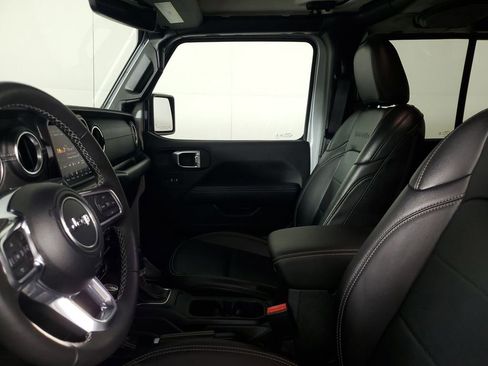 Used 2023 Jeep Wrangler Unlimited Sahara w/ Cold Weather Group image 20