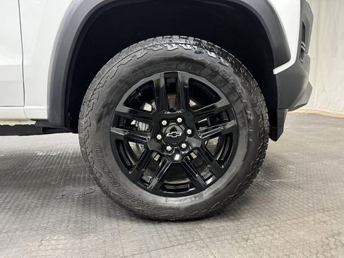 Used 2025 Chevrolet Colorado Trail Boss w/ Midnight Edition image 9