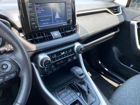 Used 2022 Toyota RAV4 XLE w/ XLE Grade Weather Package AWD/4WD image 17
