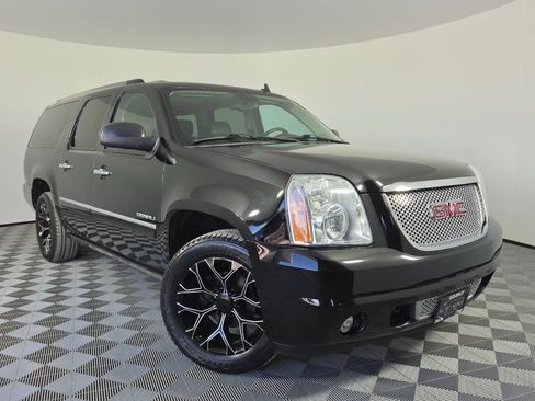 Used 2014 GMC Yukon XL Denali AWD/4WD image 1