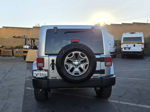 Used 2017 Jeep Wrangler Unlimited Rubicon w/ Connectivity Group image 4