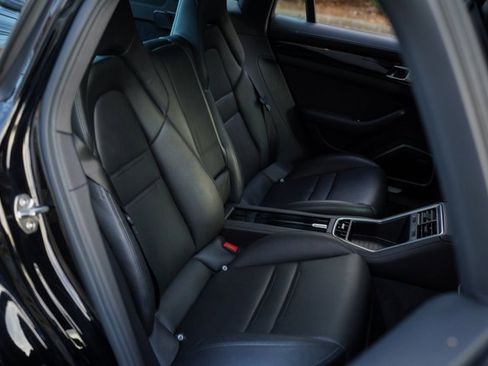 Used 2018 Porsche Panamera 4 image 25