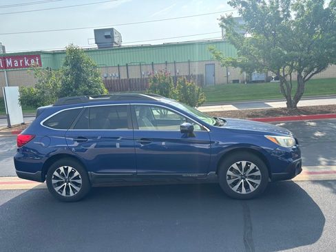 Used 2015 Subaru Outback 2.5i Limited AWD/4WD image 2
