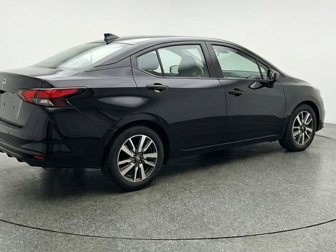 Used 2025 Nissan Versa SV image 9