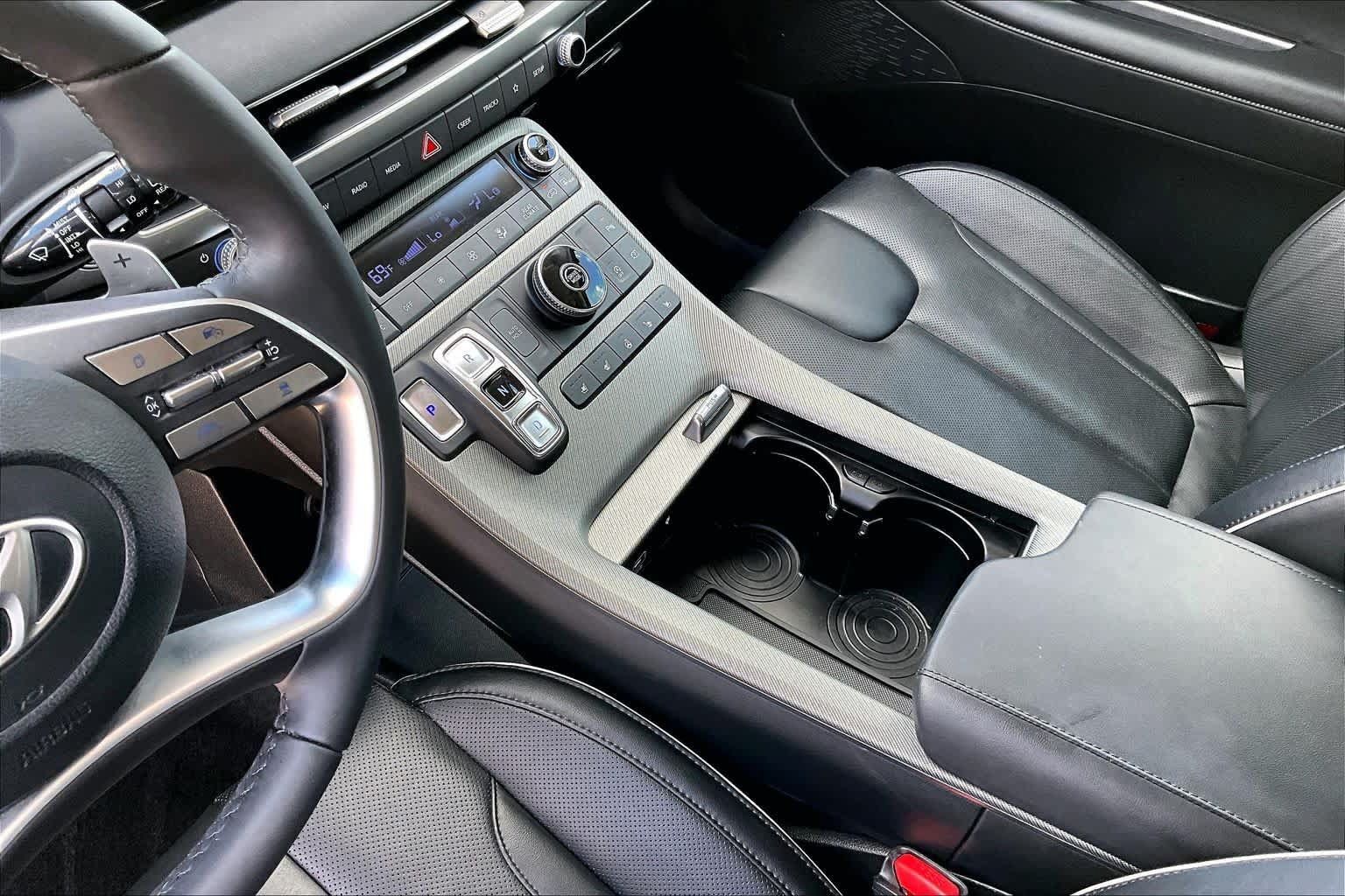Used 2024 Hyundai Palisade SEL w/ Premium Package FWD image 16