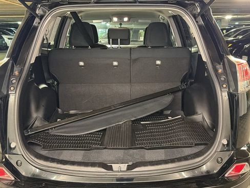 Used 2016 Toyota RAV4 LE AWD/4WD image 13