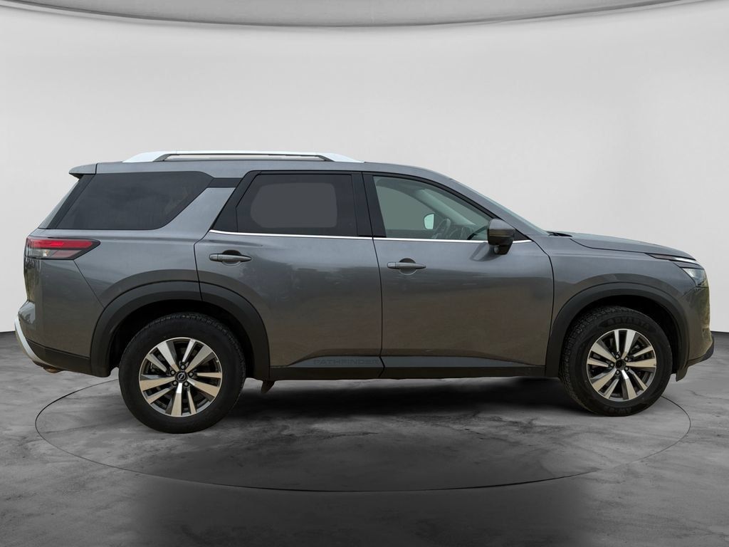 Used 2025 Nissan Pathfinder SL AWD/4WD image 11