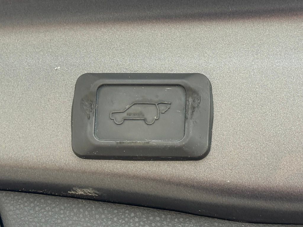 Used 2019 Toyota RAV4 XLE w/ Convenience Package AWD/4WD image 14