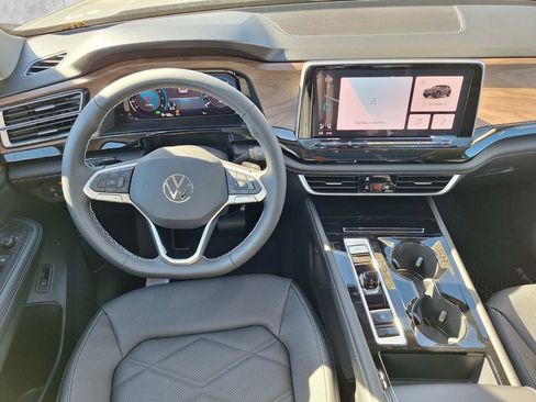 New 2026 Volkswagen Atlas SE image 9