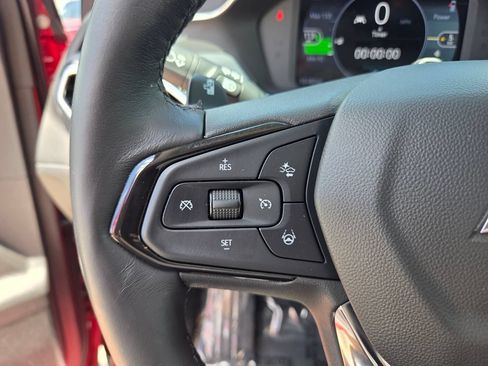 Used 2023 Chevrolet Bolt EUV Premier w/ Super Cruise Package FWD image 30