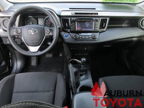 Used 2018 Toyota RAV4 LE image 11