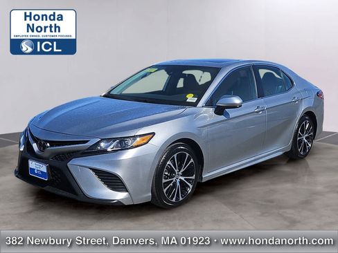 Used 2020 Toyota Camry SE image 1