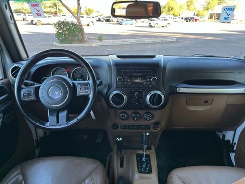 Used 2017 Jeep Wrangler Unlimited Sahara w/ Connectivity Group image 24