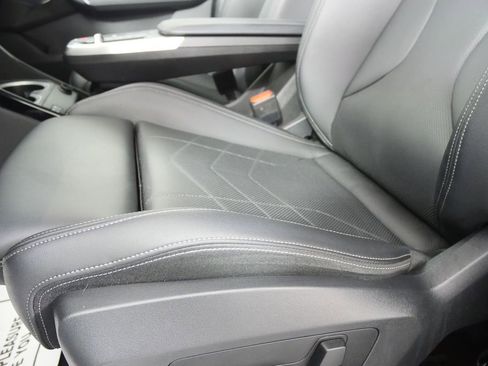 Certified 2025 BMW X1 xDrive28i image 10