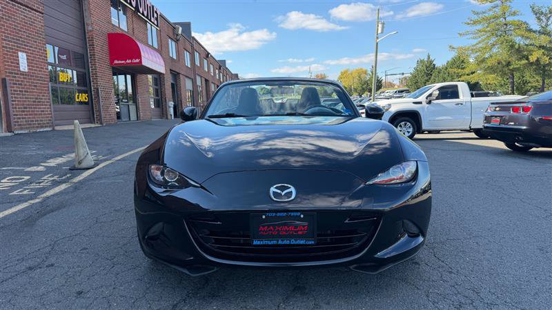 Used 2018 MAZDA MX-5 Miata Club RWD image 2