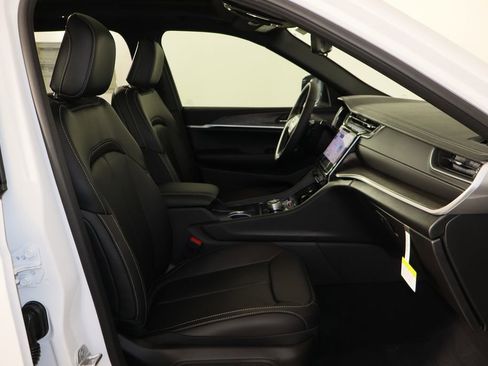 New 2025 Jeep Grand Cherokee L Limited image 20