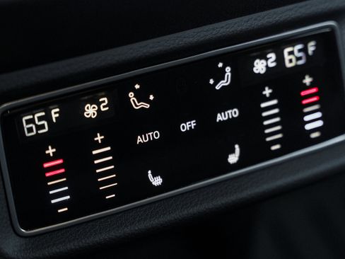 Certified 2024 Audi Q8 e-tron Premium Plus w/ Premium Plus Package image 27