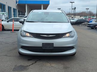 Used 2023 Chrysler Voyager LX video 2