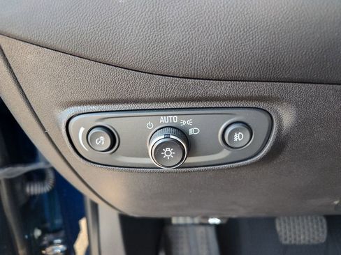 Used 2018 Chevrolet Equinox Premier image 13