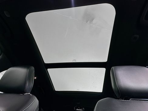 Used 2024 Jeep Grand Cherokee L Limited w/ Luxury Tech Group II image 26