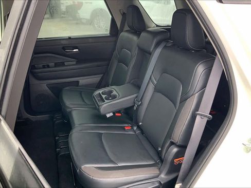 Used 2023 Nissan Pathfinder SL image 19