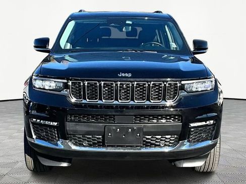 Used 2022 Jeep Grand Cherokee L Limited w/ Luxury Tech Group II image 2