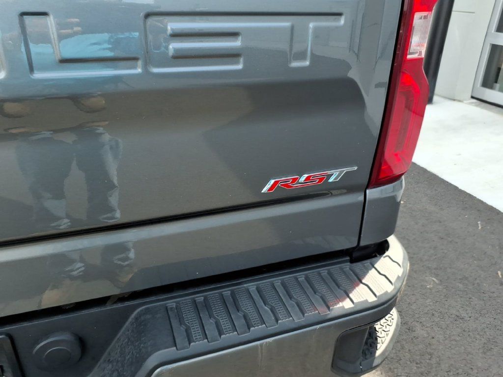 Used 2021 Chevrolet Silverado 1500 RST w/ Z71 Off-Road Package AWD/4WD image 6