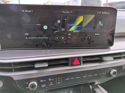 Used 2025 Kia Sorento S w/ Panoramic Sunroof Package image 21