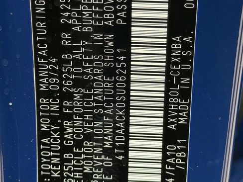 Used 2025 Toyota Camry LE image 31