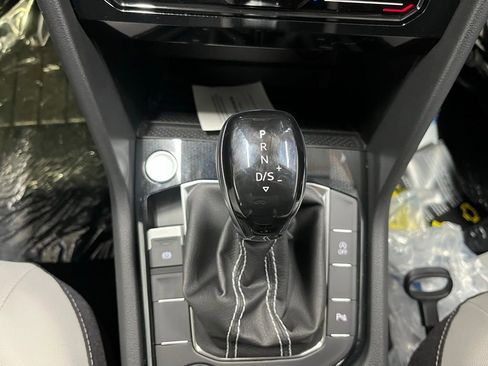 New 2026 Volkswagen Taos SE image 15