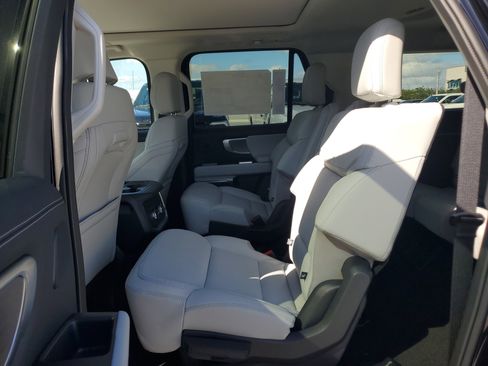 New 2025 Ford Expedition Max Platinum w/ Driver's Package image 11