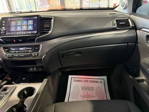 Used 2025 Honda Ridgeline Sport image 21