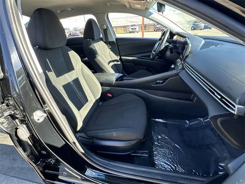 Used 2023 Hyundai Elantra SEL w/ Convenience Package image 34