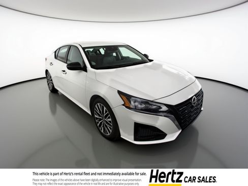Used 2025 Nissan Altima 2.5 SV FWD image 1