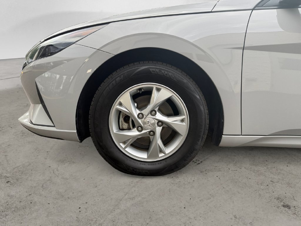 Used 2023 Hyundai Elantra SEL FWD image 9