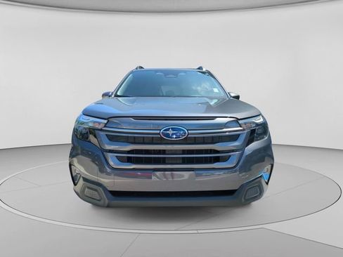 Used 2025 Subaru Forester Premium AWD/4WD image 9