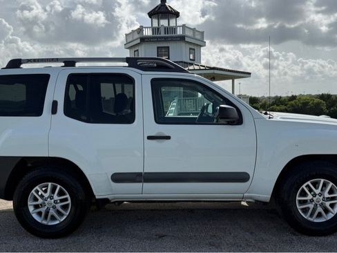 Used 2014 Nissan Xterra S RWD image 4