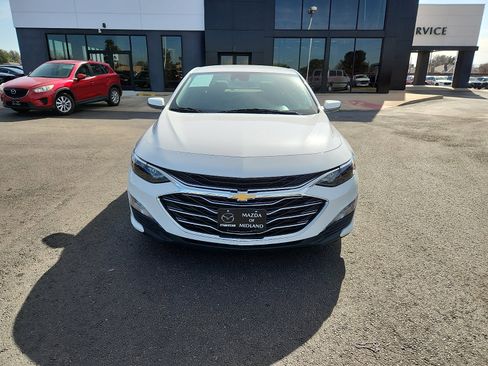 Used 2024 Chevrolet Malibu LT image 2