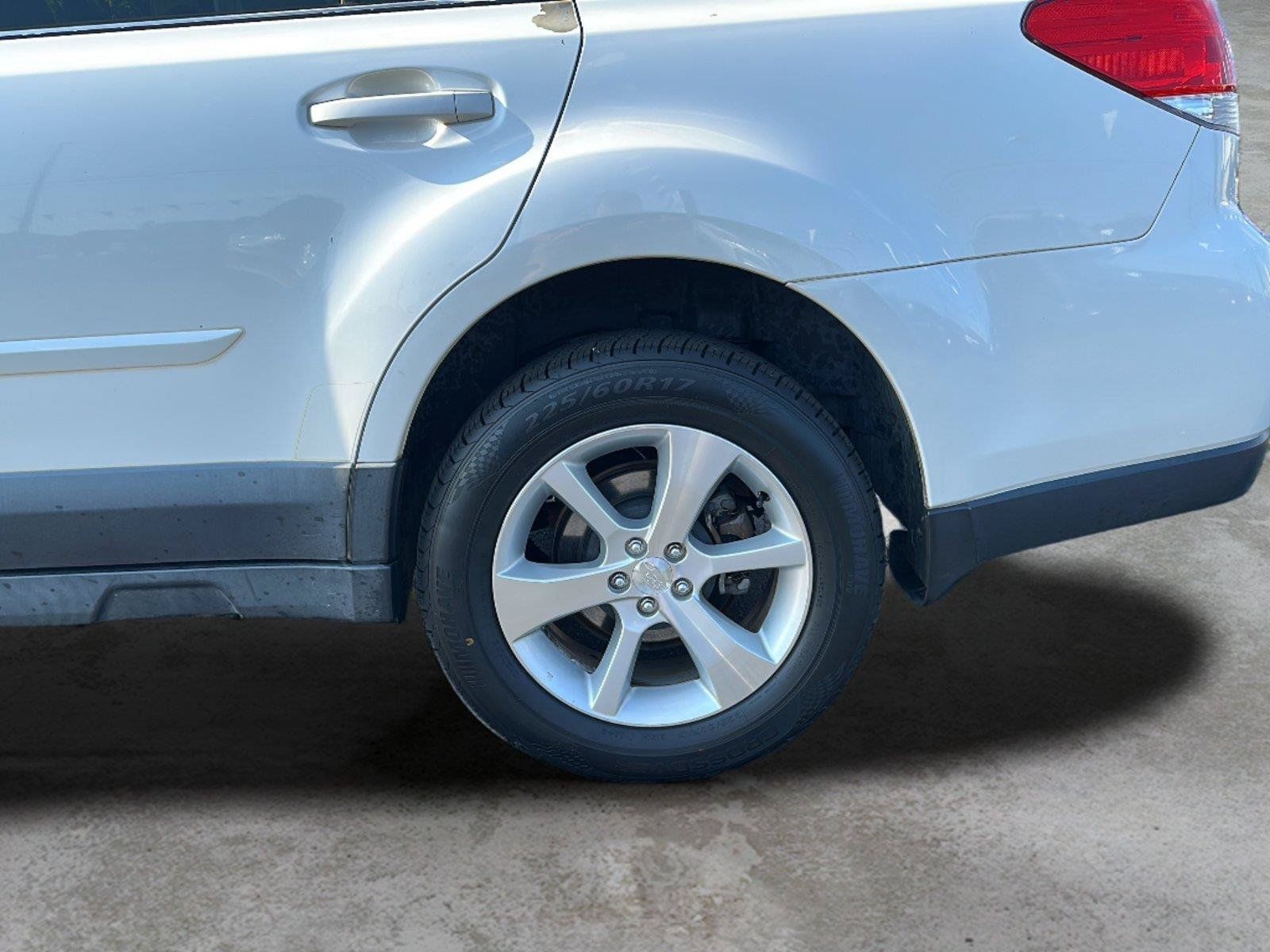 Used 2013 Subaru Outback 2.5i Limited AWD/4WD image 26
