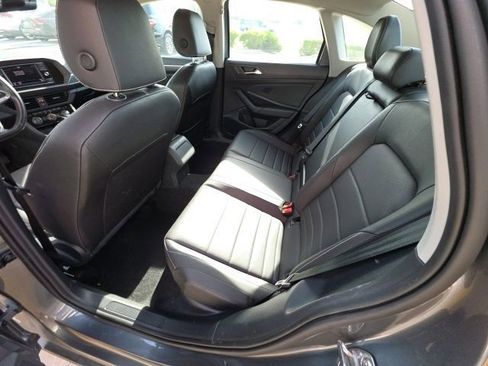 Used 2024 Volkswagen Jetta SE FWD image 23