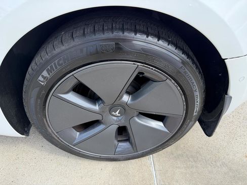 Used 2022 Tesla Model 3 Long Range AWD/4WD image 8