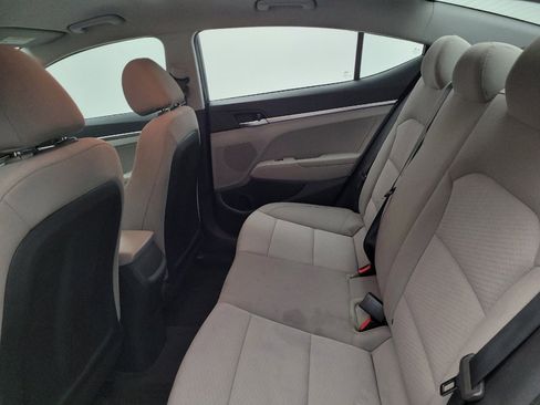 Used 2020 Hyundai Elantra SE FWD image 18
